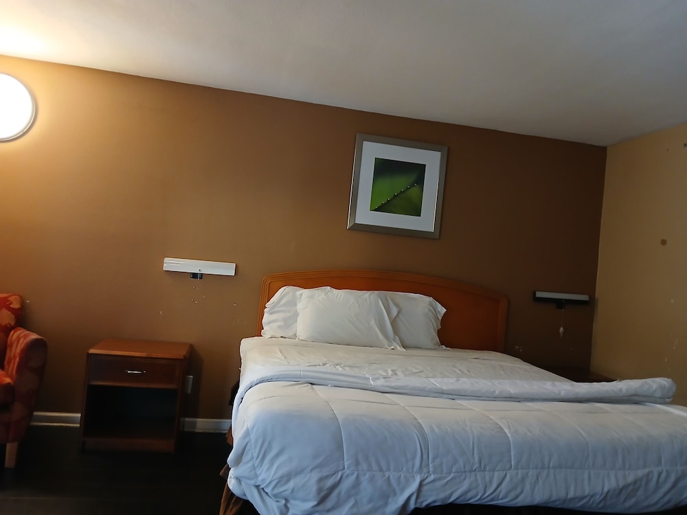 OYO Hotel Tallahassee Downtown 11/18