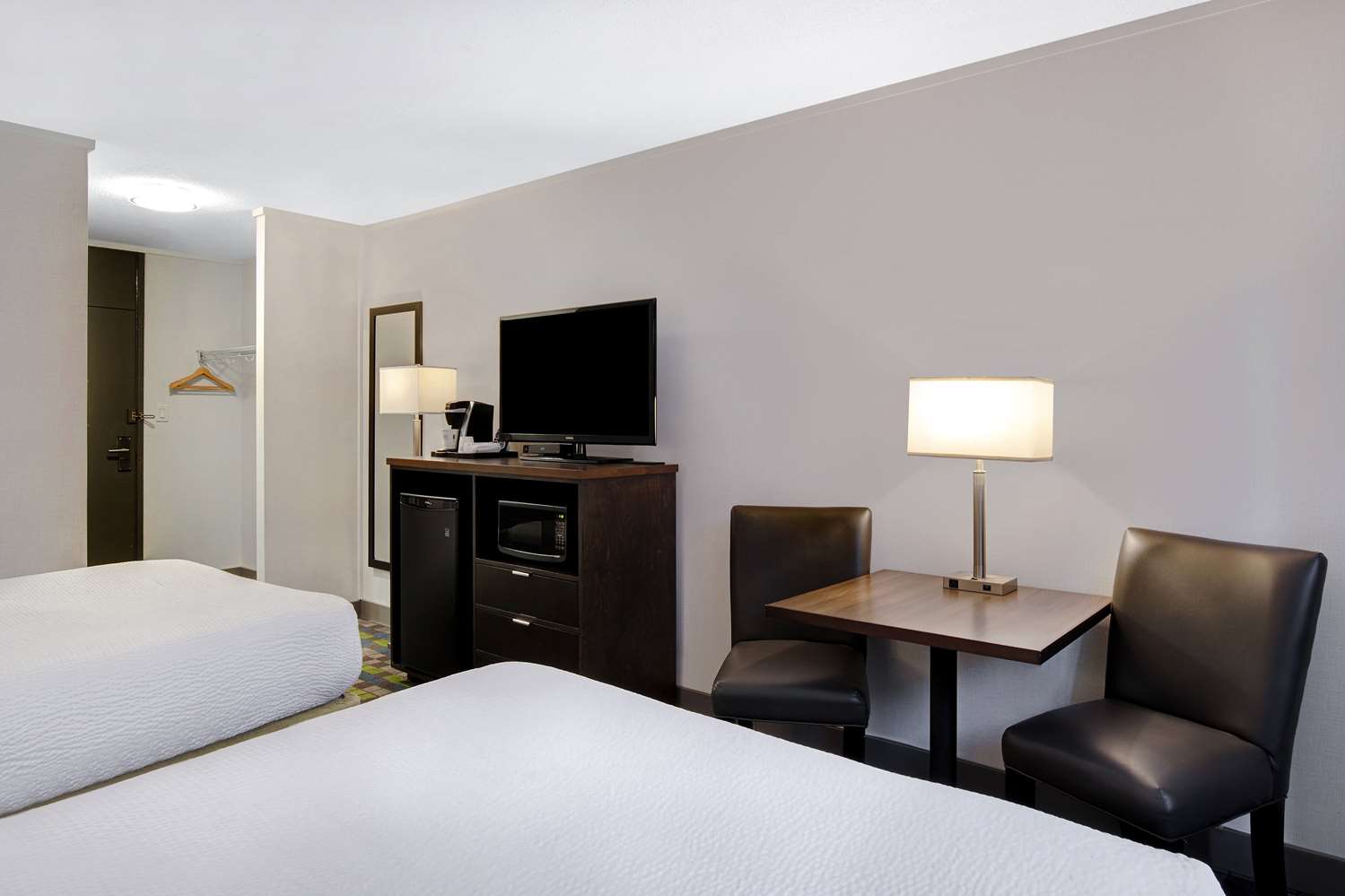 Days Inn by Wyndham Victoria Airport Sidney 20/34