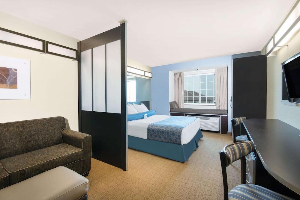 Microtel Inn And Suites By Wyndham Stanley 6/21