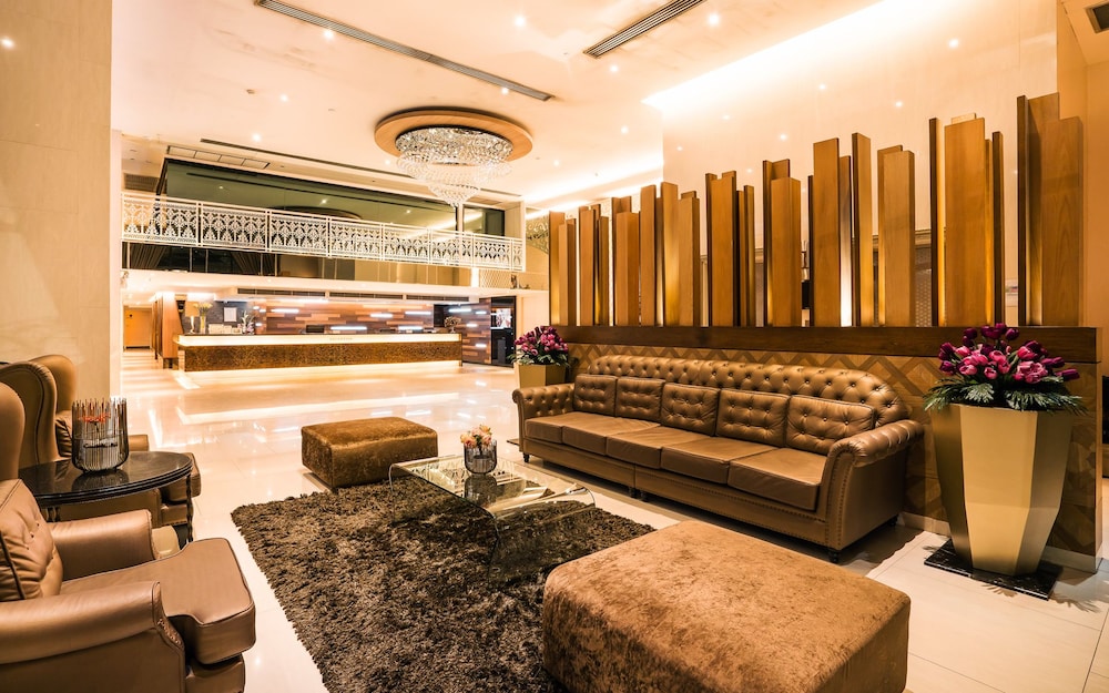 Grand Lord (Boutique) Hotel 35/59