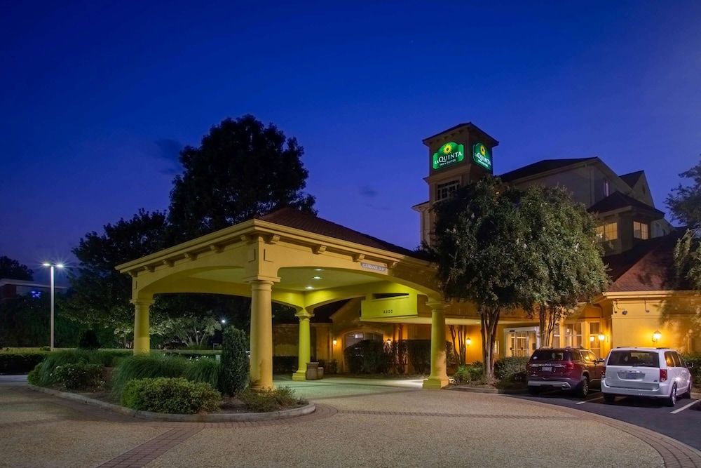 La Quinta Inn & Suites by Wyndham Charlotte Airport South 9/46