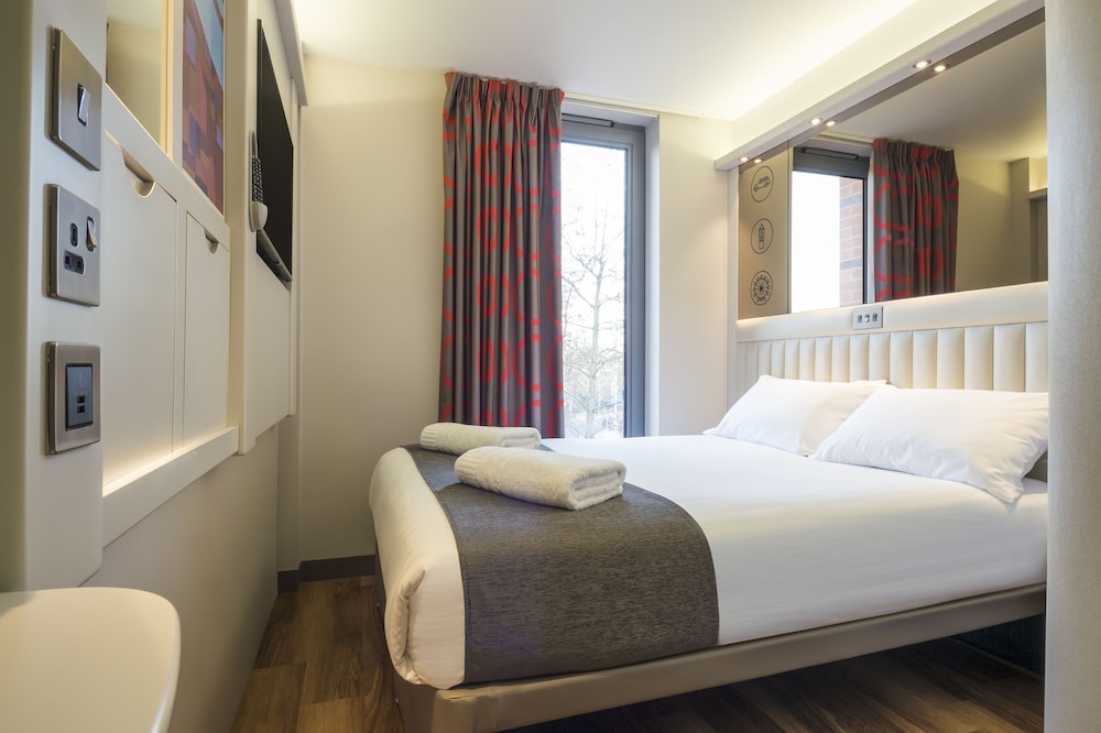 Point A Hotel Glasgow 50/50