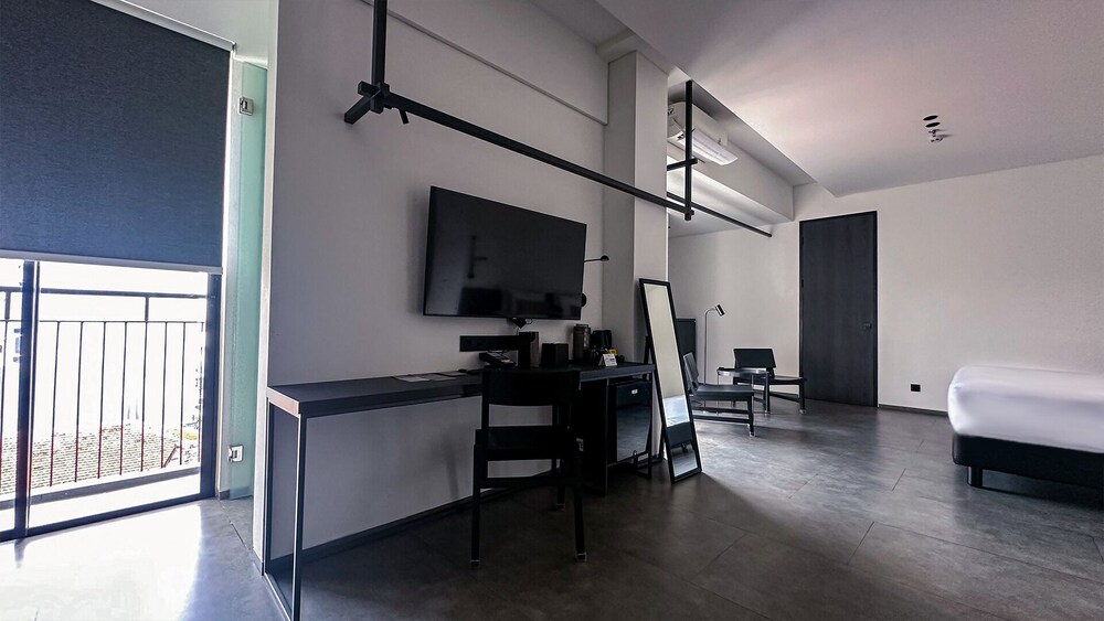 REZ Hotel 21/56