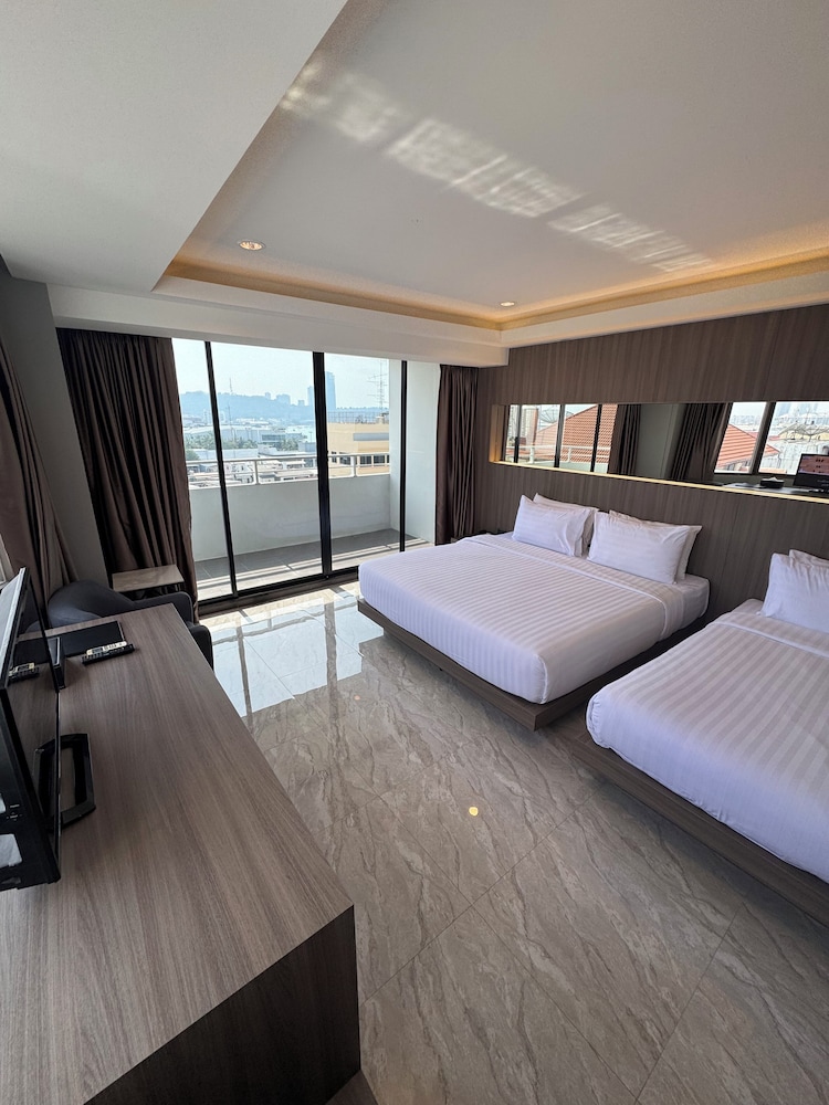 Hermann Hotel Pattaya 18/45