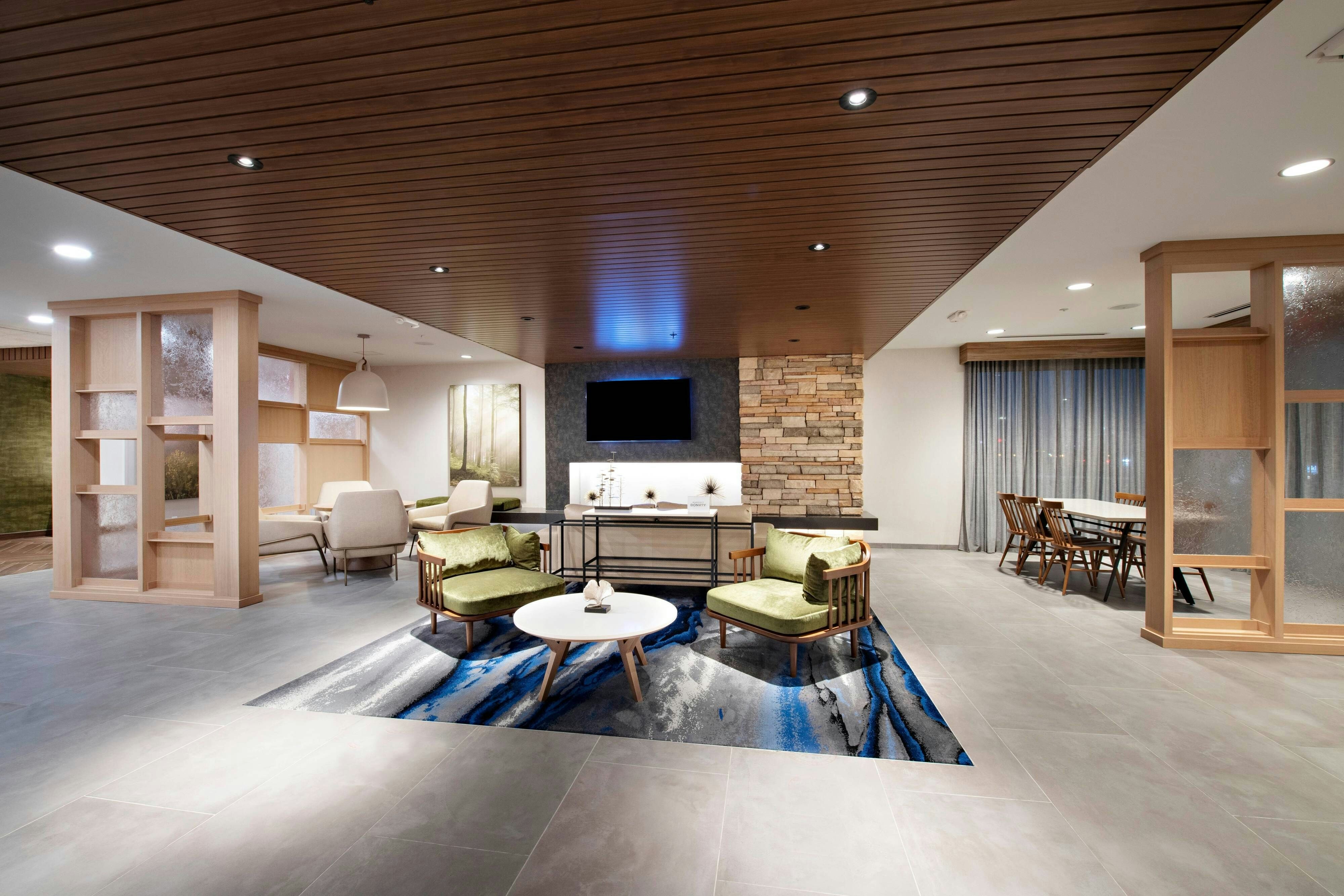 Fairfield Inn & Suites by Marriott Dayton North 8/12