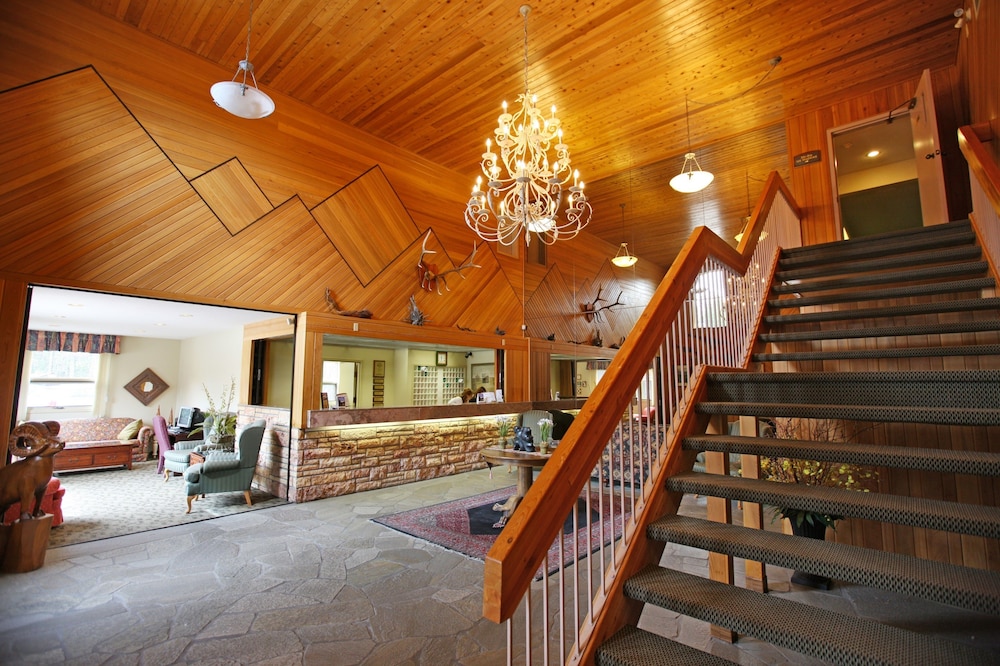 Mountaineer Lodge 43/67