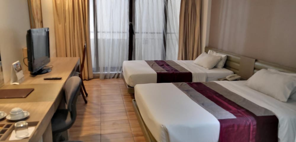 The E-Hotel Makati 22/59