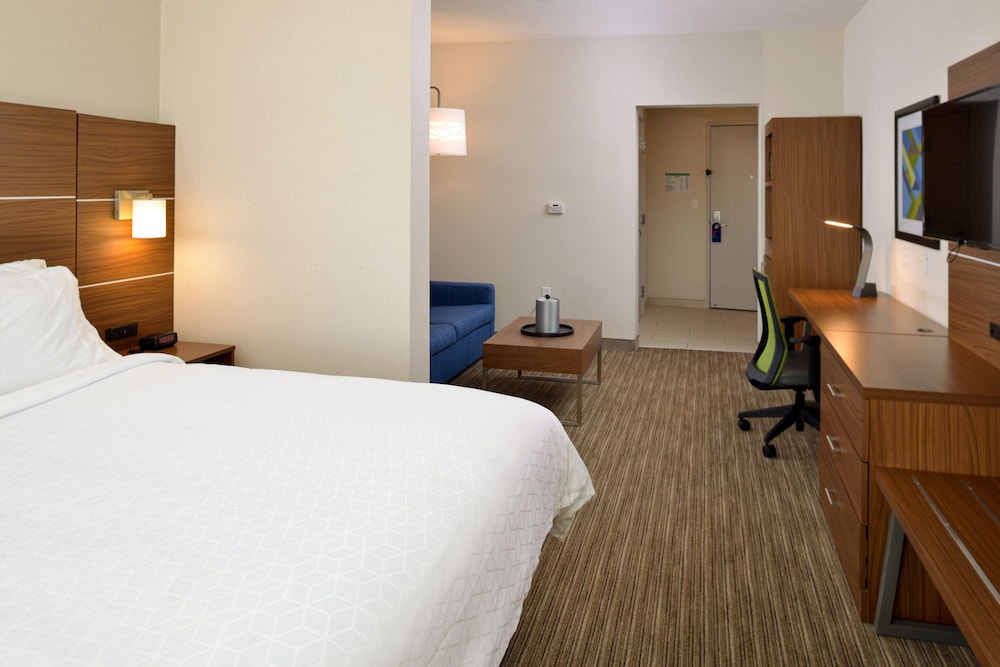 Holiday Inn Express Lodi 24/58