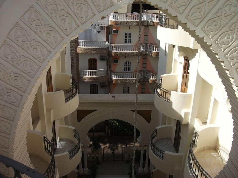 Alhambra Hotel 36/50