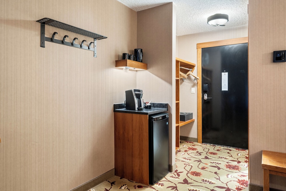 Banff Ptarmigan Inn 56/64