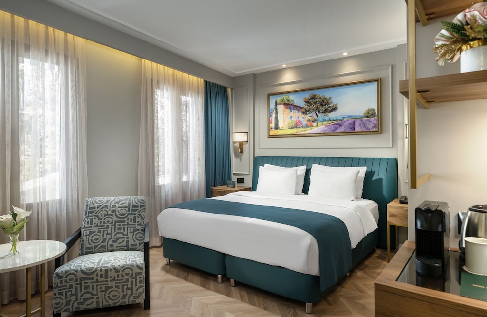 Royan Suites 14/50