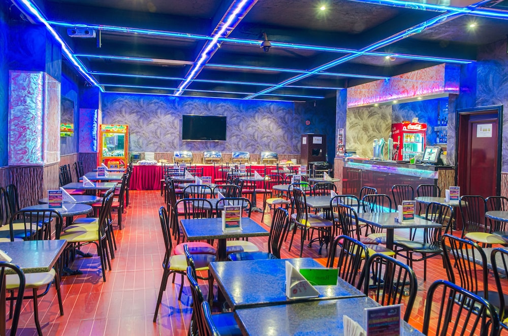 restaurant cafeteria