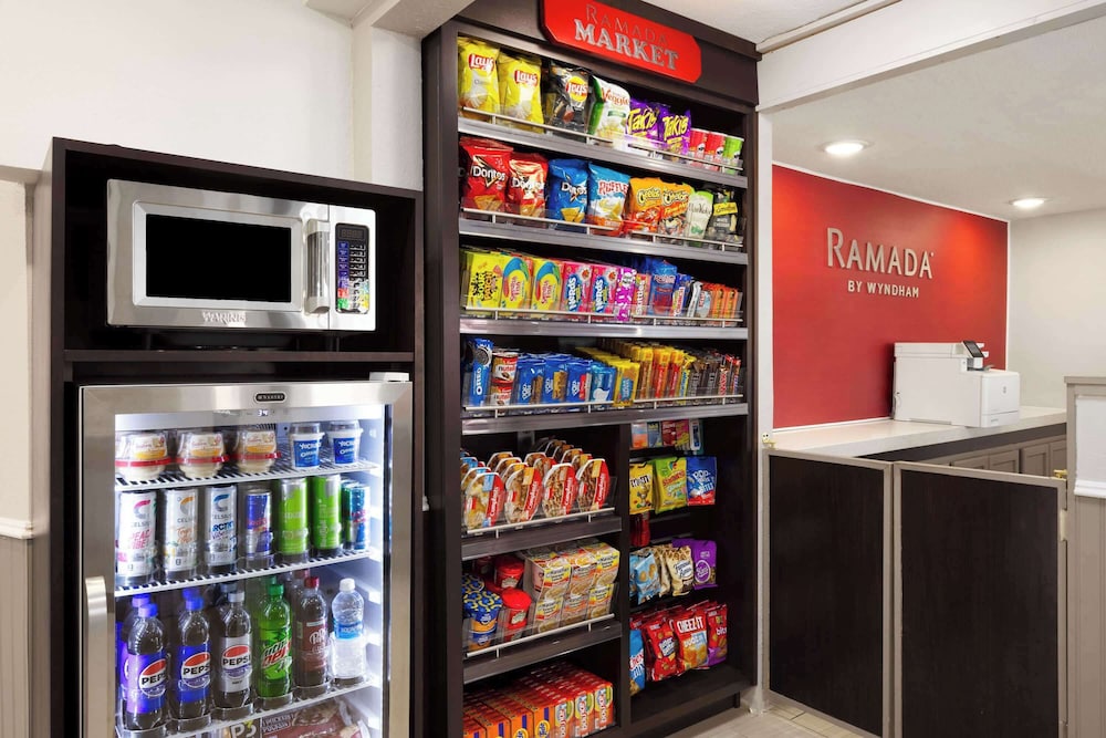Ramada by Wyndham Medford Airport North 29/47