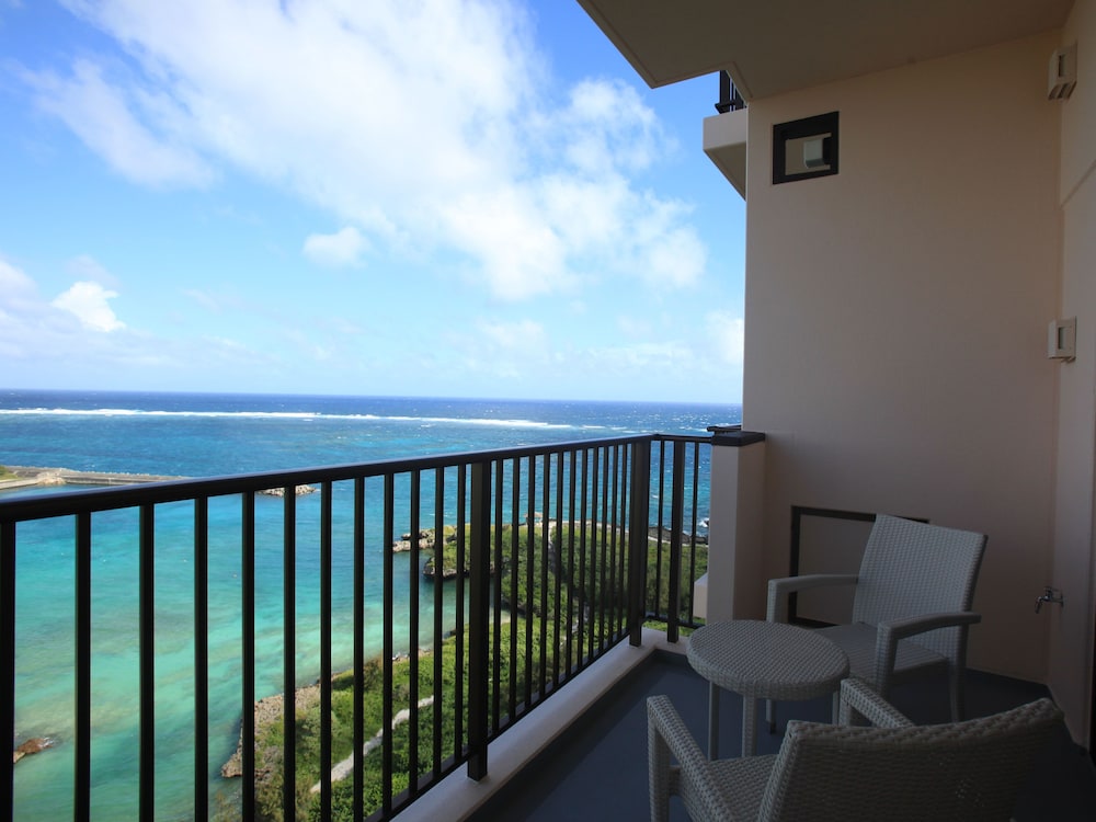 Hotel Breezebay Marina 30/71