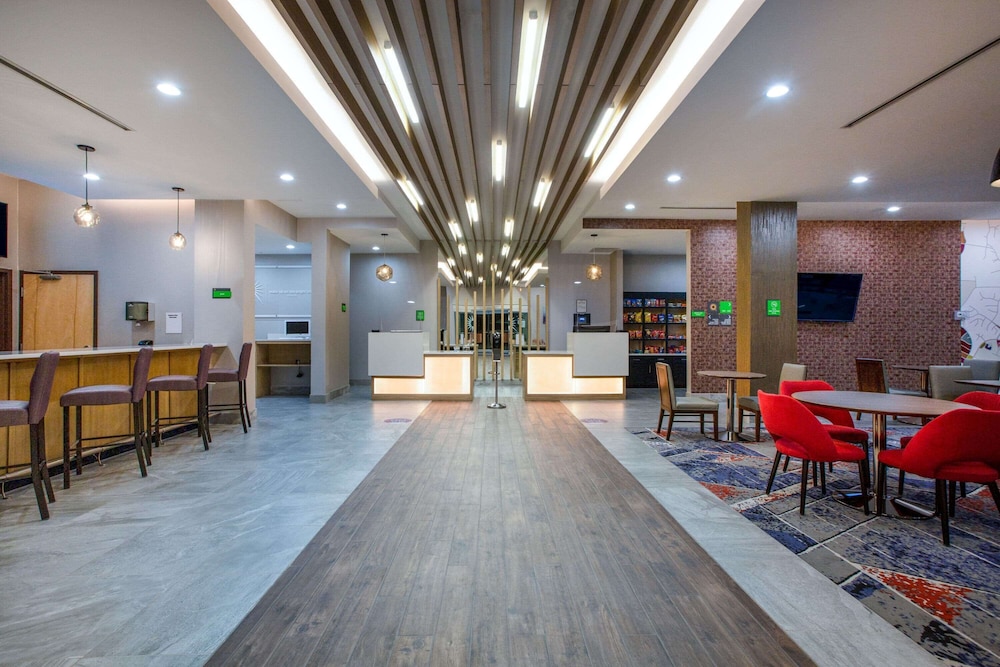 La Quinta Inn & Suites by Wyndham Manassas, VA- Dulles Airport 14/20