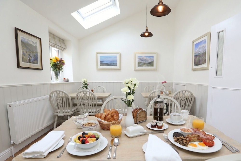 The Willow Restaurant & Cottages 43/50