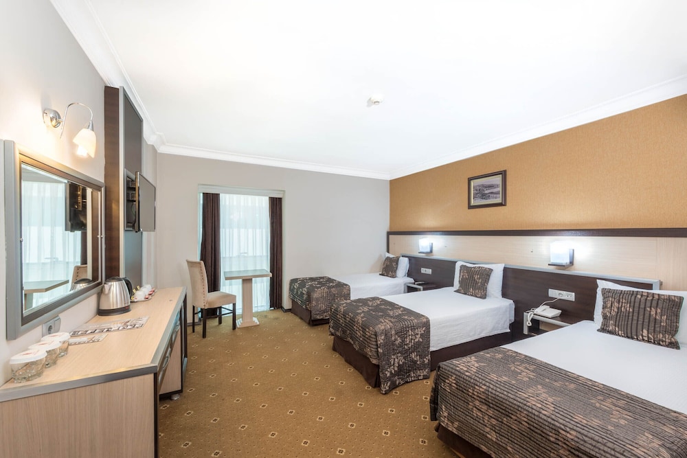 Ismira Hotel 7/31