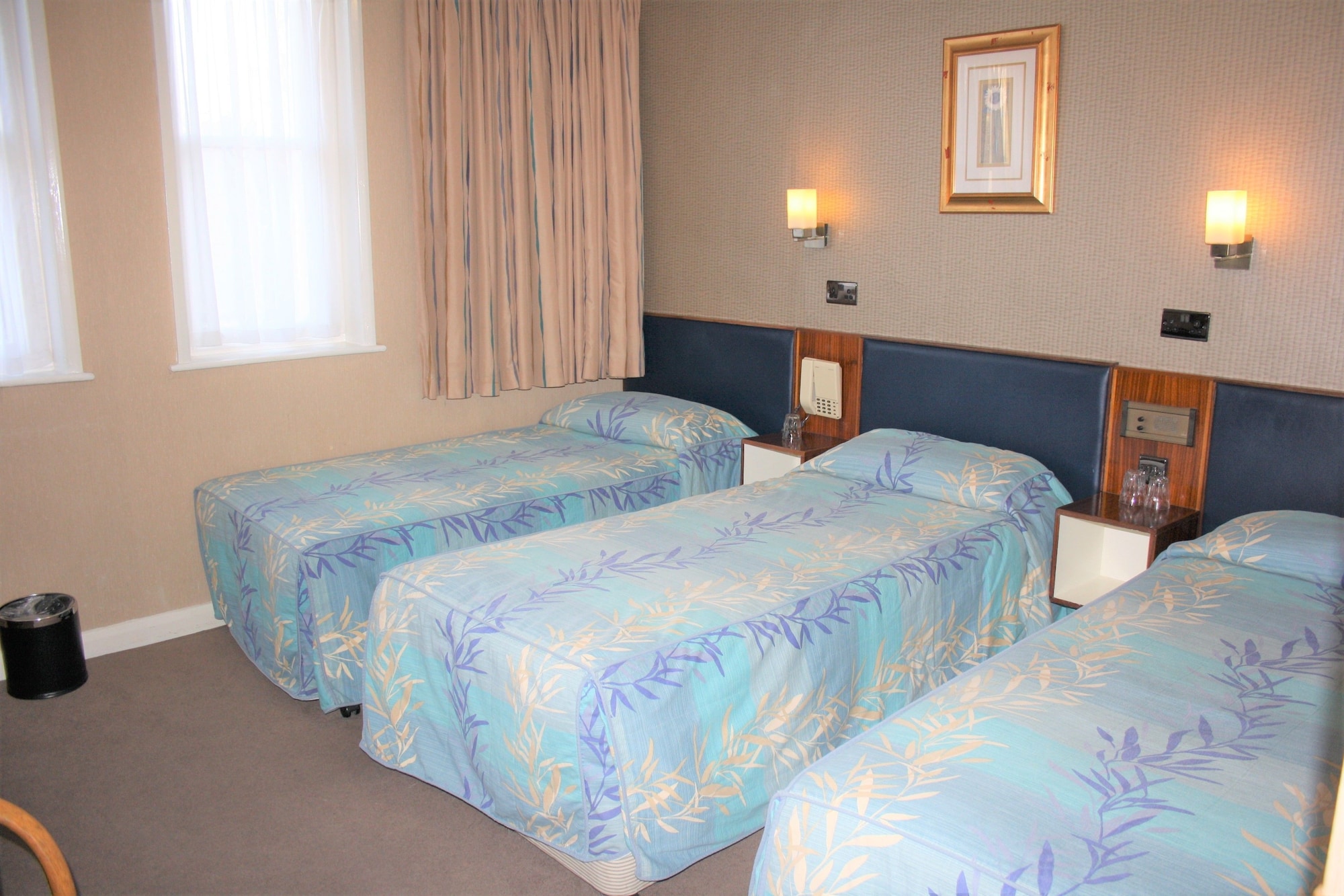 ROOM, TRIPLE