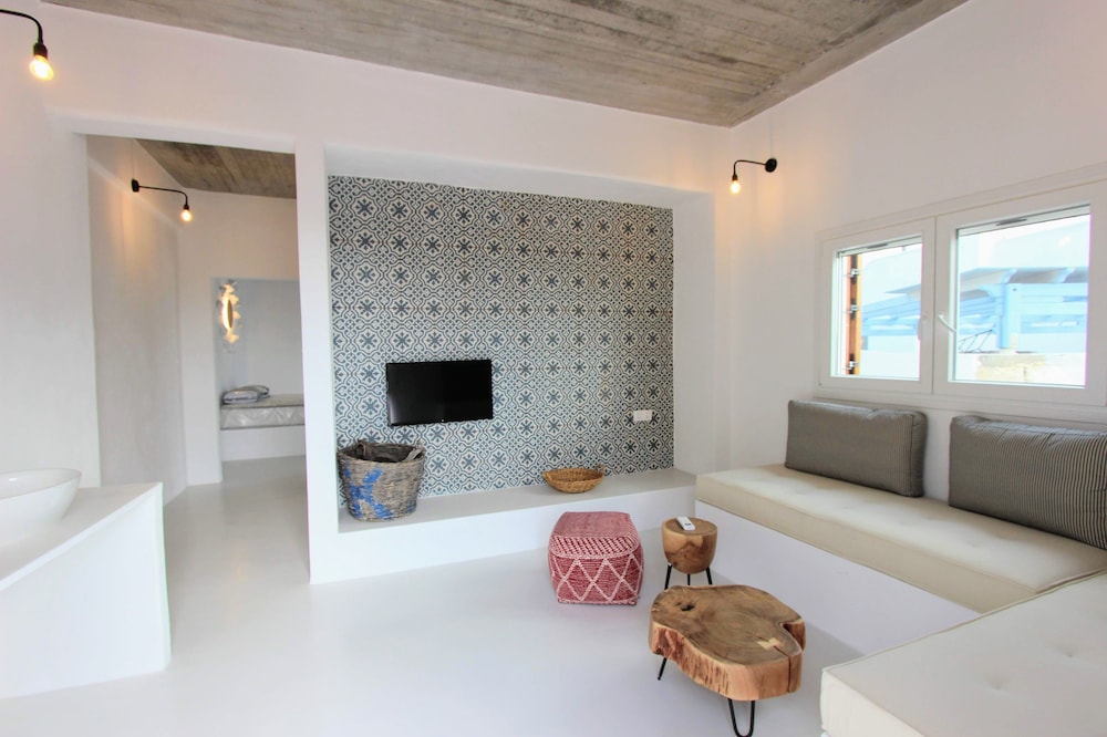Mesanto Luxury Suites 40/50