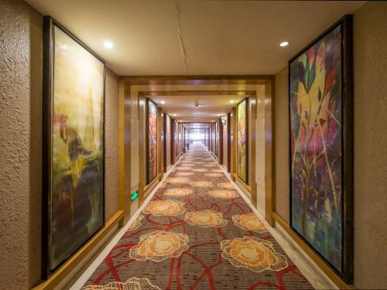 Boutique Holiday Hotel (Beihai Rt-Mart High-Speed Railway Station) 25/30