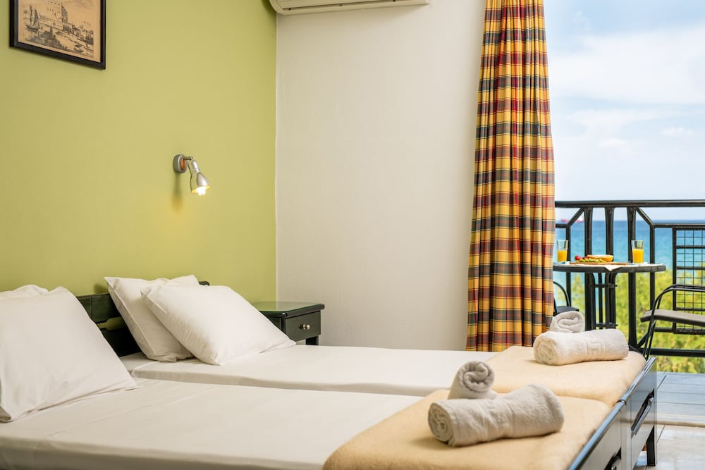 Sea View Hotel 22/61