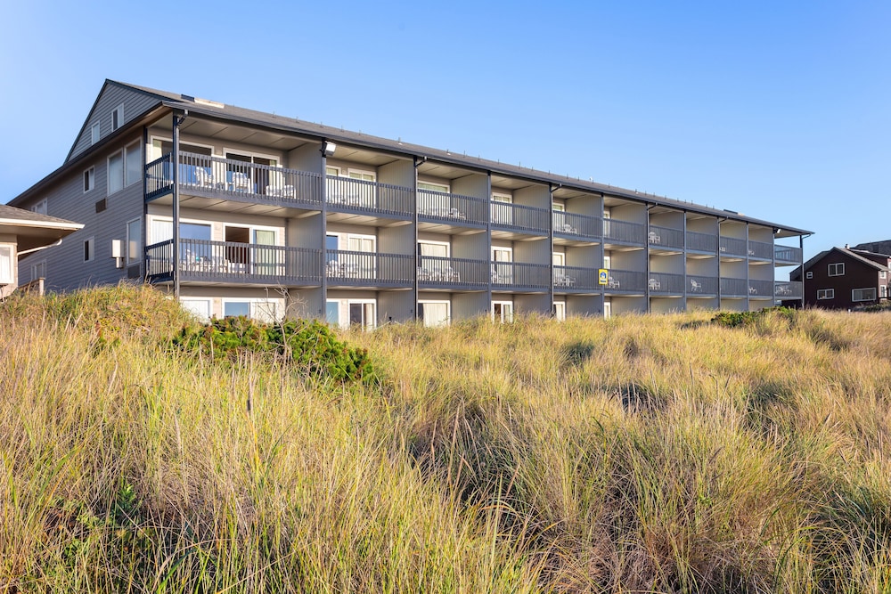 Lincoln Sands Oceanfront Resort, Ascend Hotel Collection 5/69
