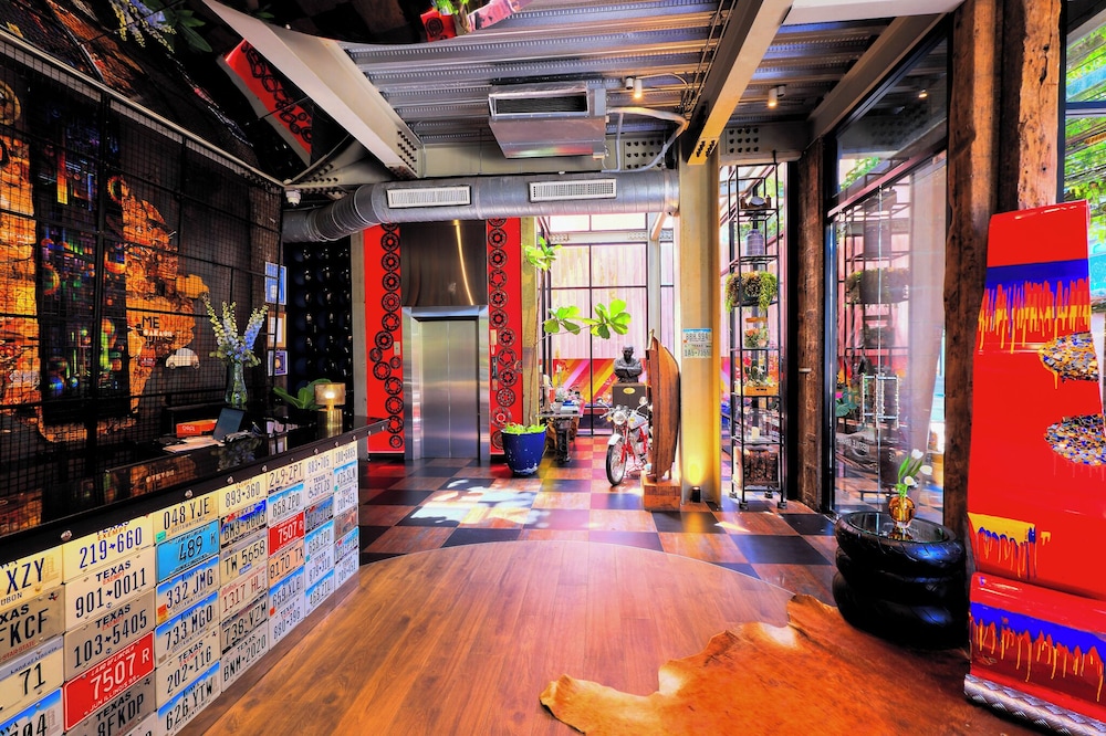 Mestyle Garage Hotel 80/86