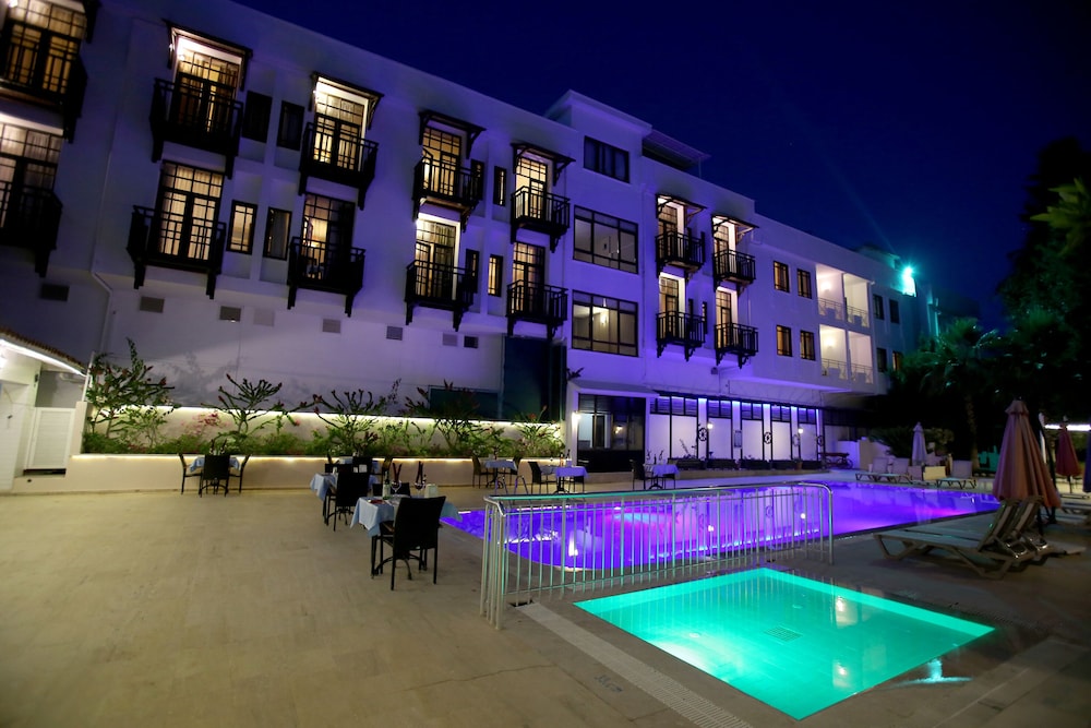 Melisa Moment Apart Hotel 6/23