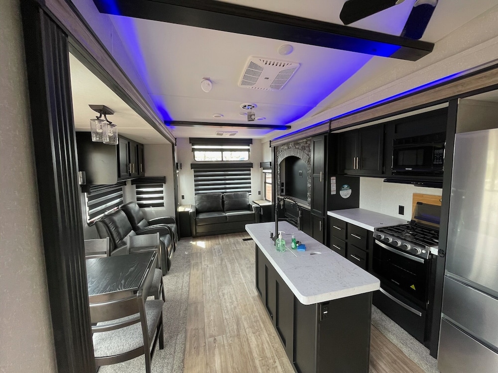 Grand Canyon RV Glamping 64/81