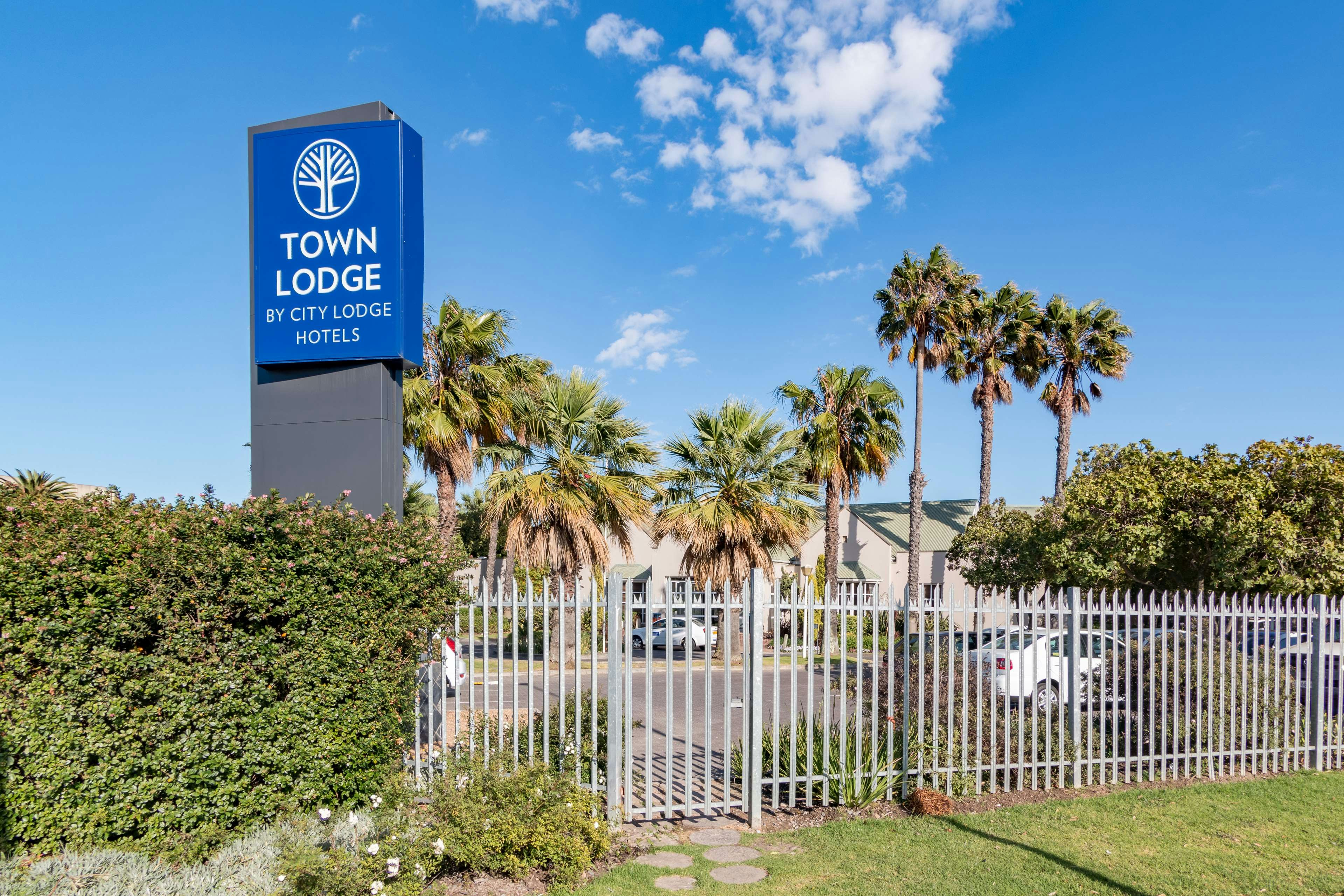 Town Lodge Bellville 35/38
