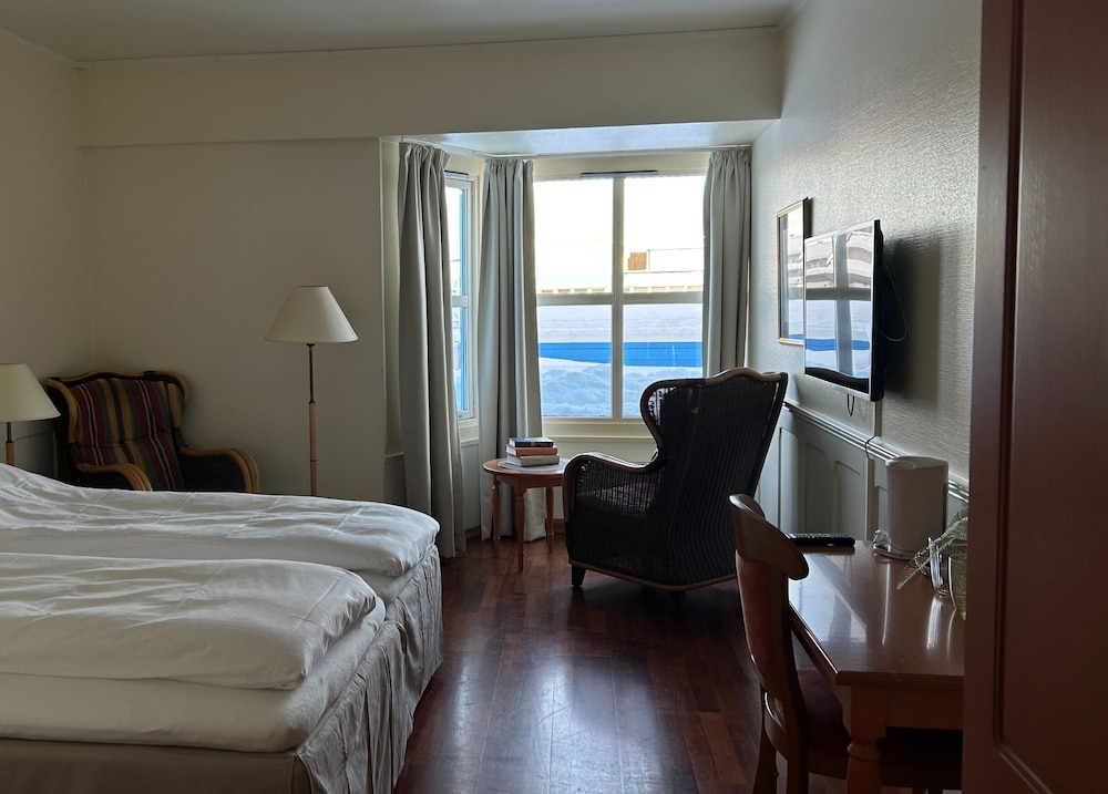 Marina Hotel Sortland 4/50