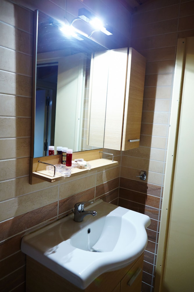 Aegean Sea Rooms 27/32