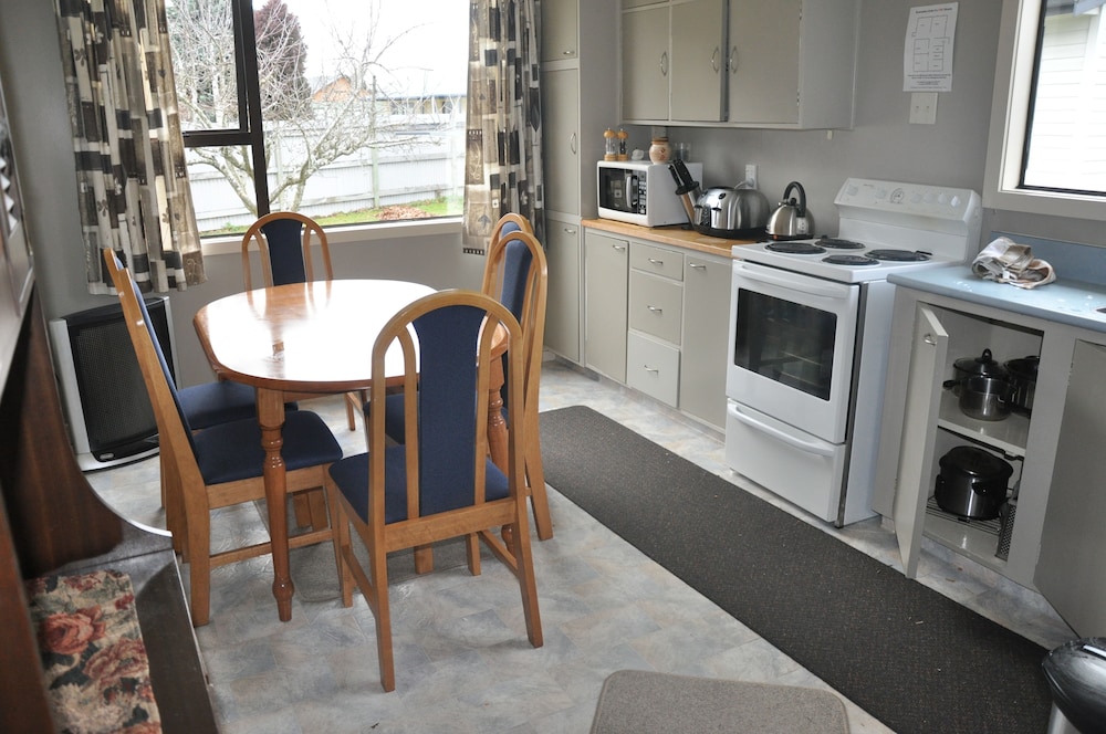 Birchwood Cottages 52/66