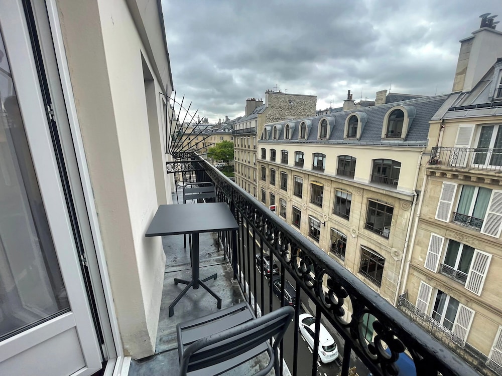 Hotel College De France in PARIS