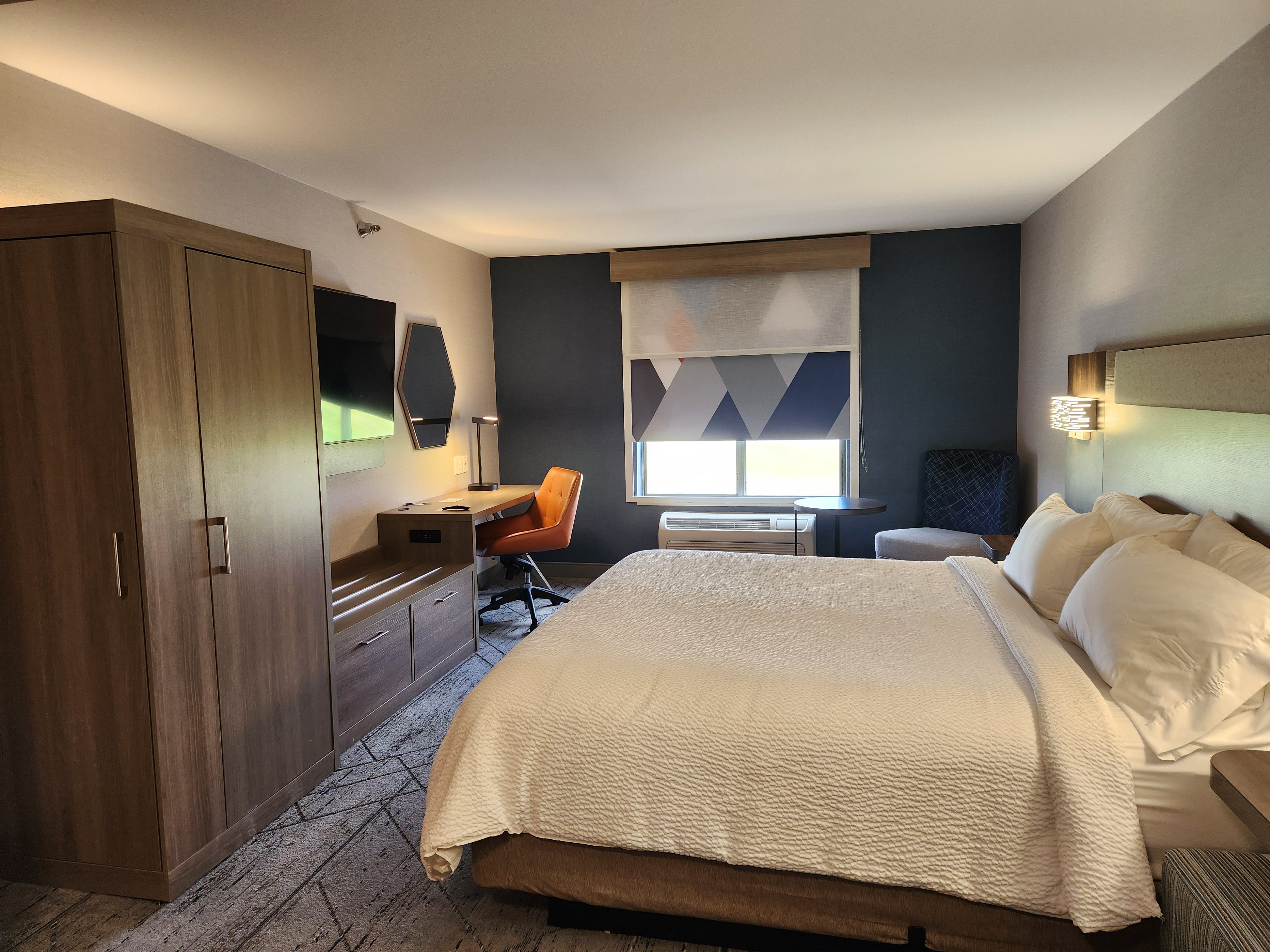Leisure, King Bed