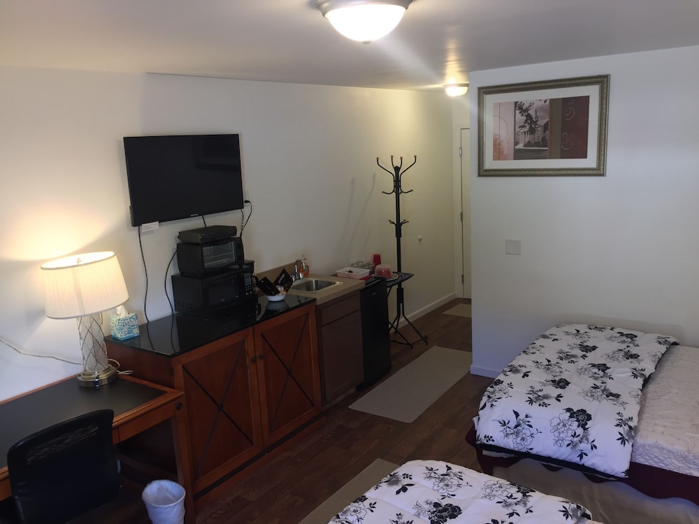 Apple Inn And Suites 36/50