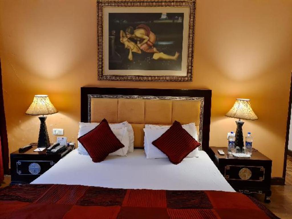 Mastiff Grand Regal Resort Arrah 35/42