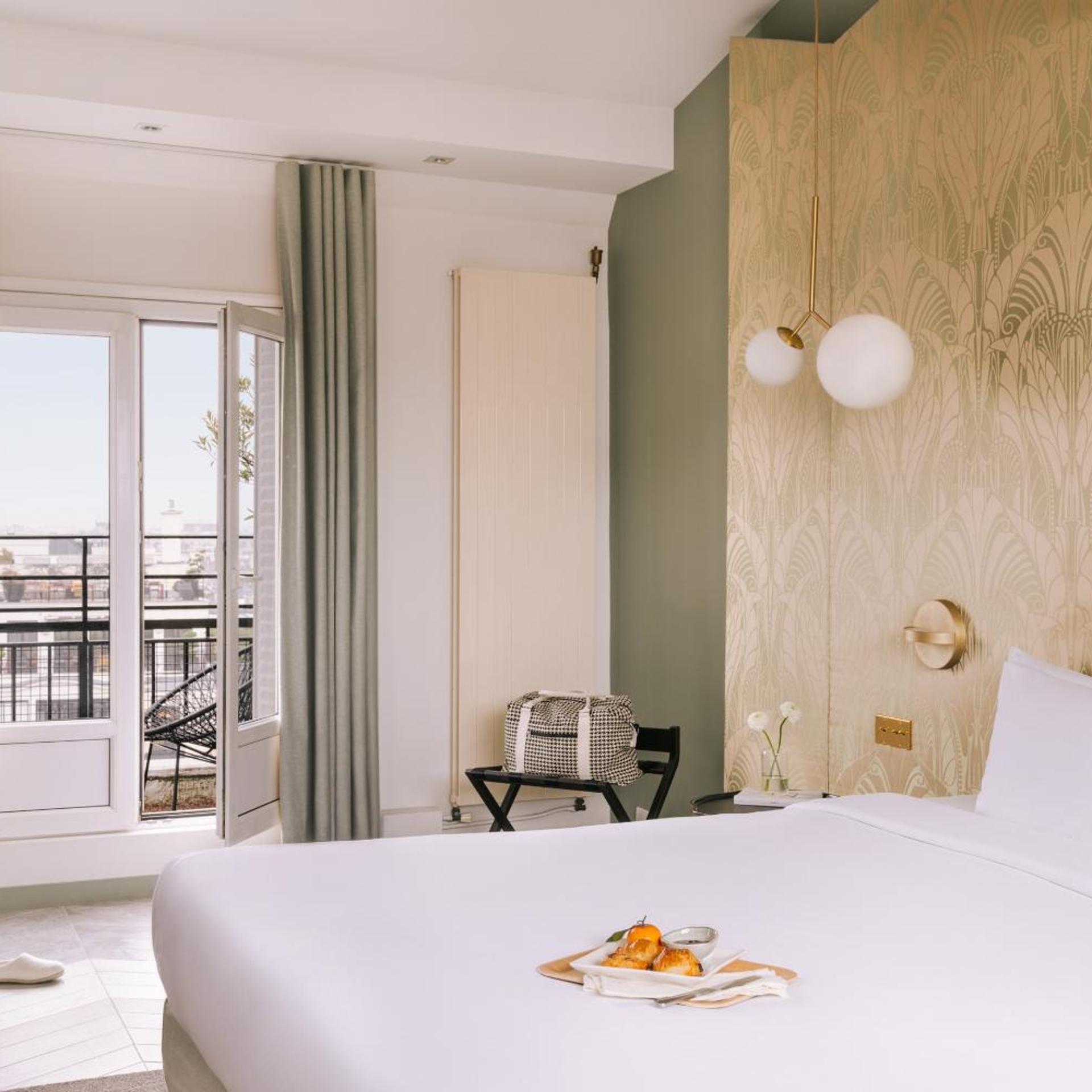 Couture, Suite, Eiffel View