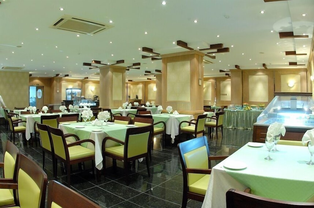 Al Muntazah Plaza Hotel 18/24