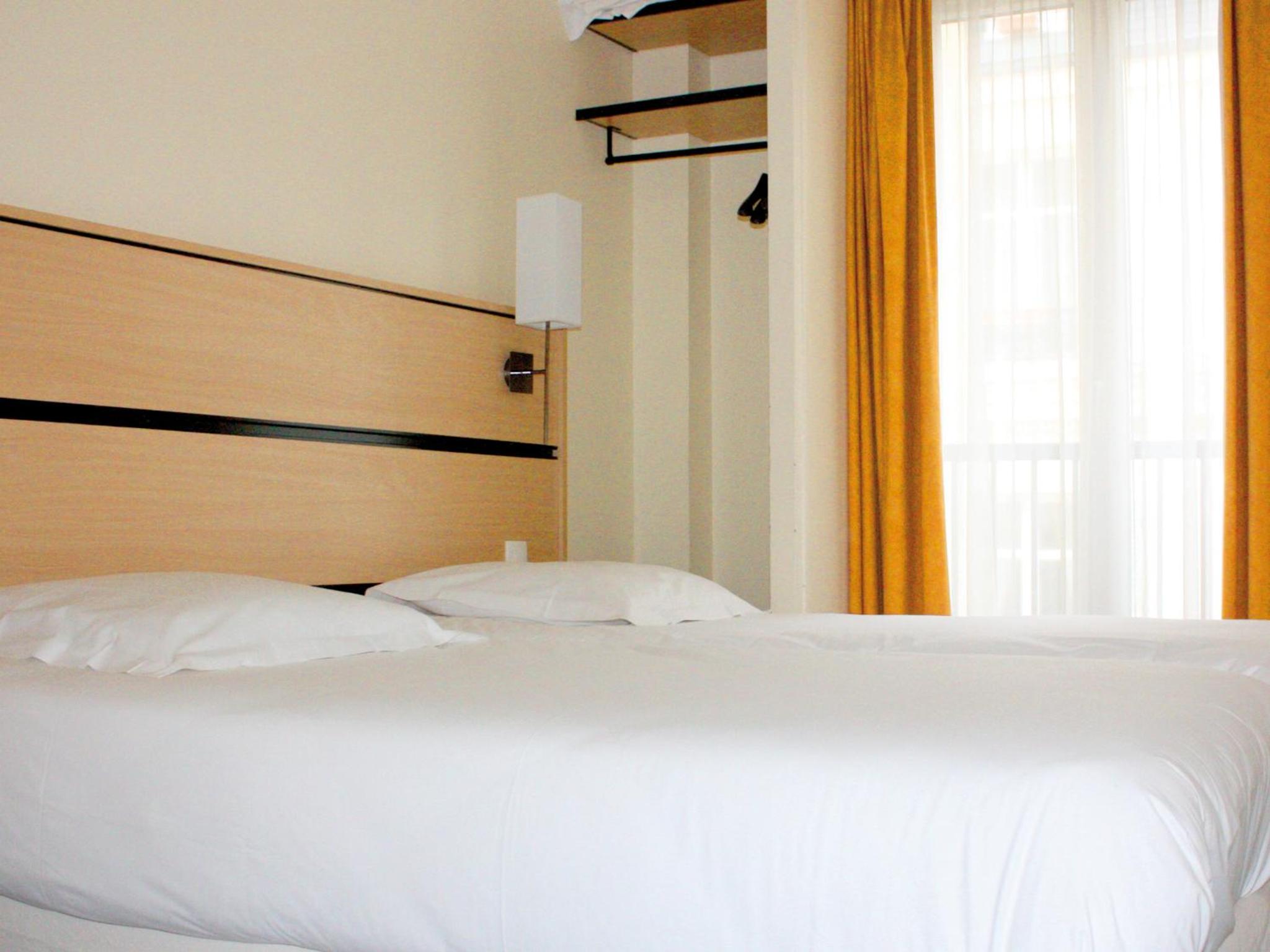 NEW HOTEL SAINT LAZARE 17/45