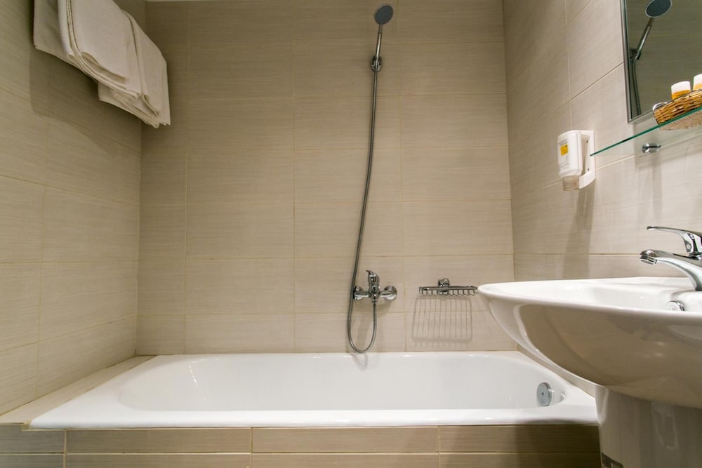 Arethusa Hotel 46/50