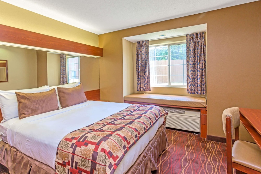 Microtel Inn & Suites by Wyndham Norcross 11/50