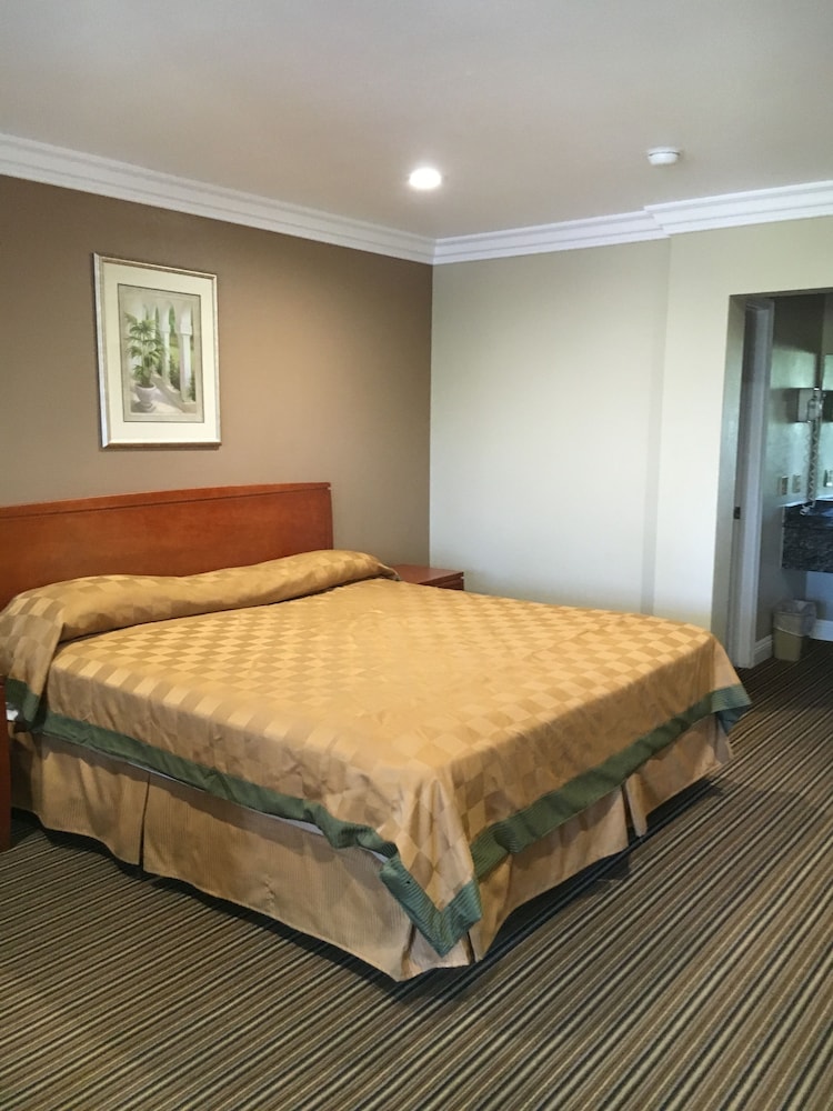 Standard, King Bed