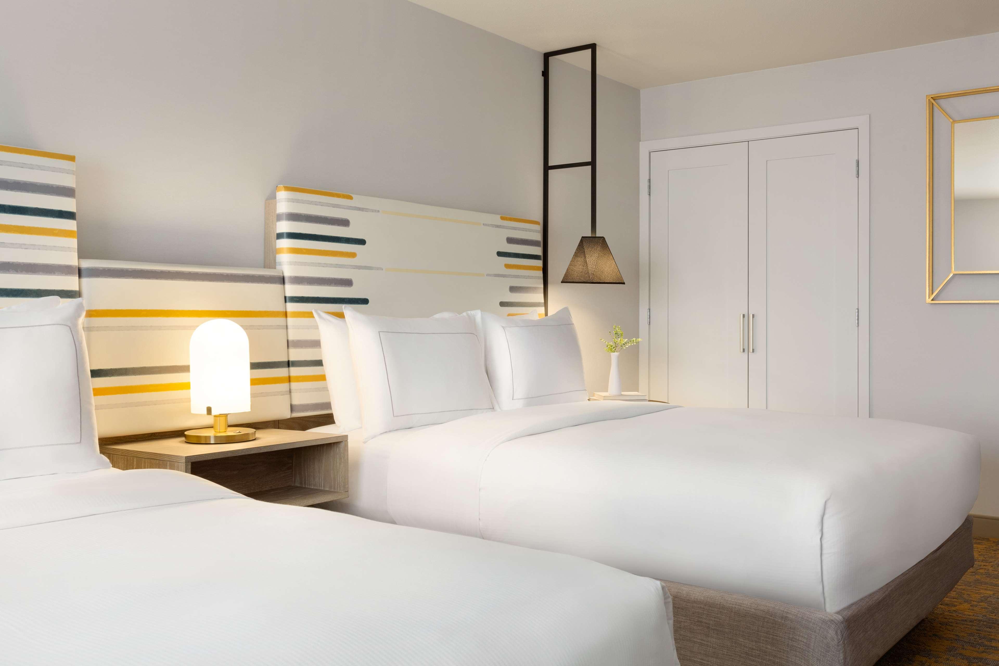 Classic, 2 Queen Beds, Bath and Shower