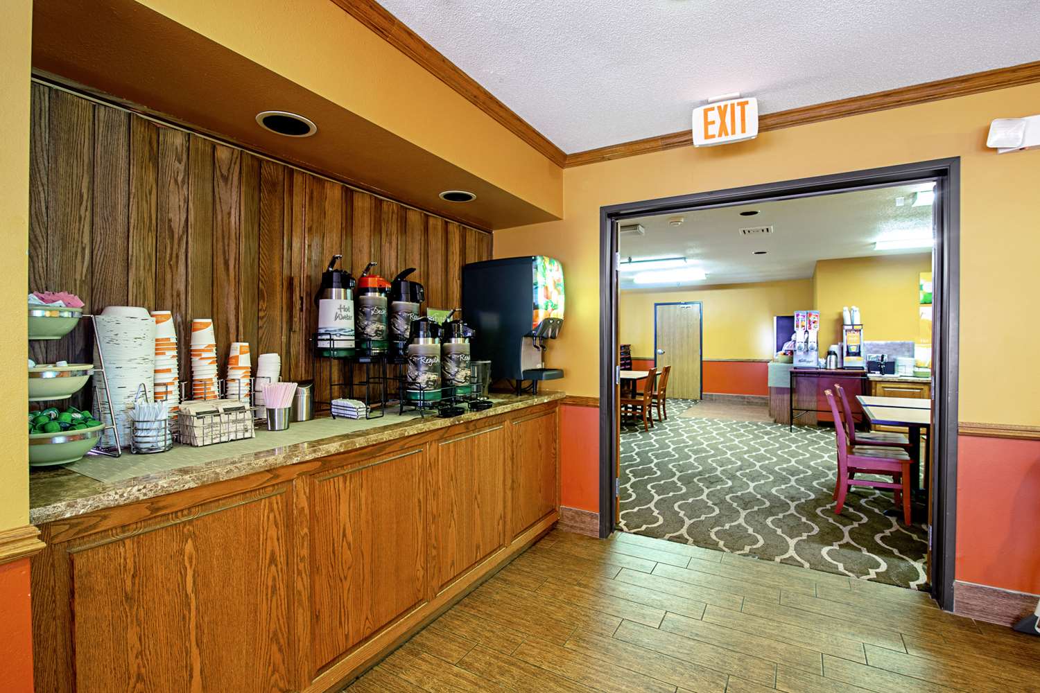 Quality Inn Huron, SD 5/8