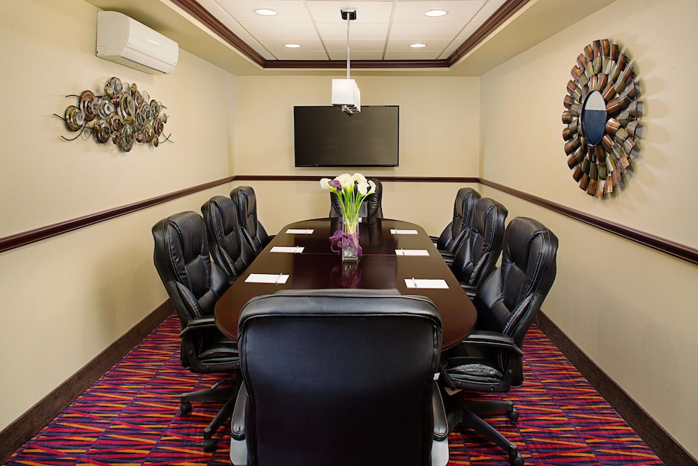 Hampton Inn And Suites Dallas Lewisville Vista Ridge Mall 61/71