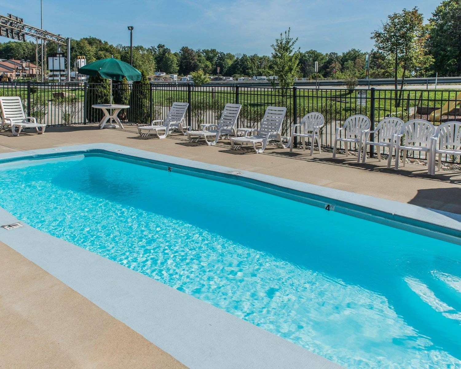 Quality Inn Belle Vernon, PA 24/24