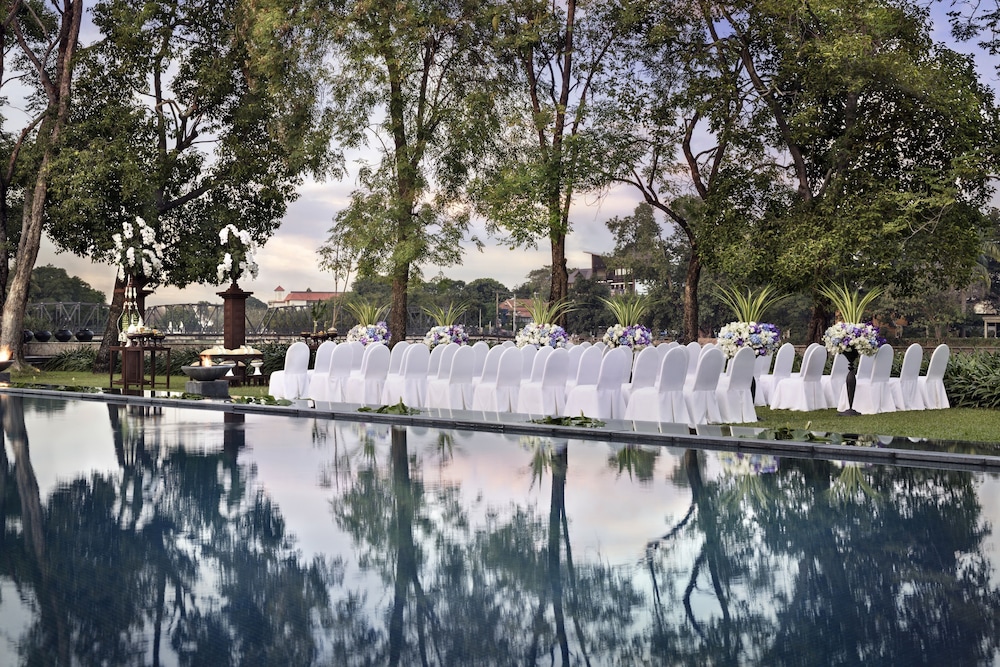 Anantara Chiang Mai Serviced Suites 69/75