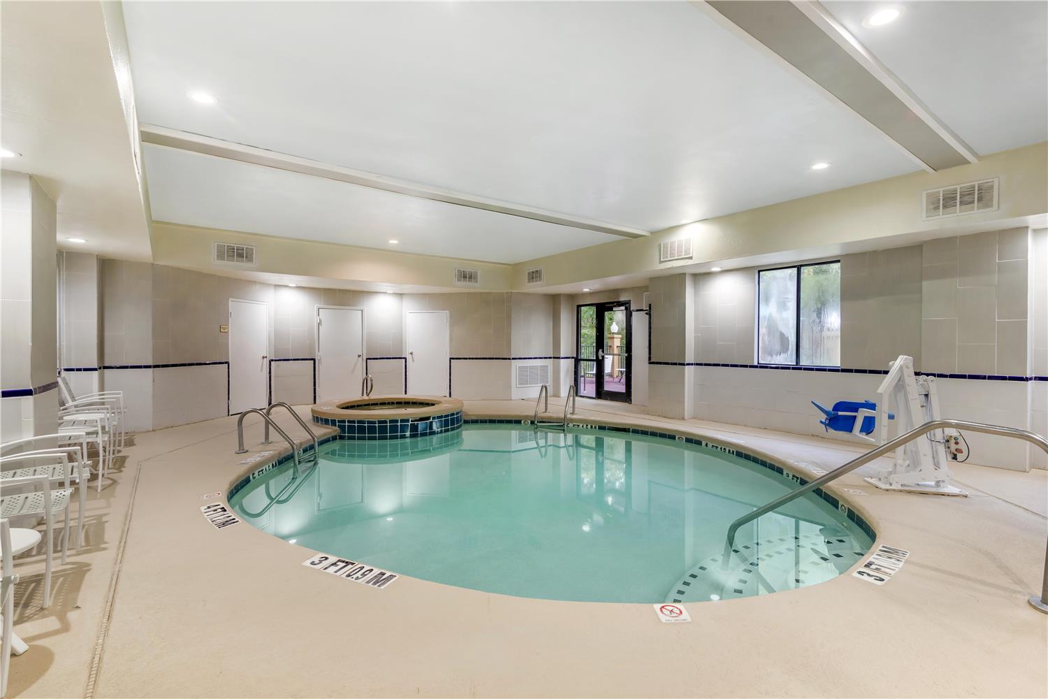 Best Western Plus Richmond Hill Inn 23/53