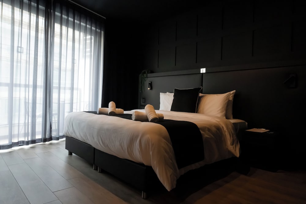 Block Hotel Rooms and Aparments 16/54